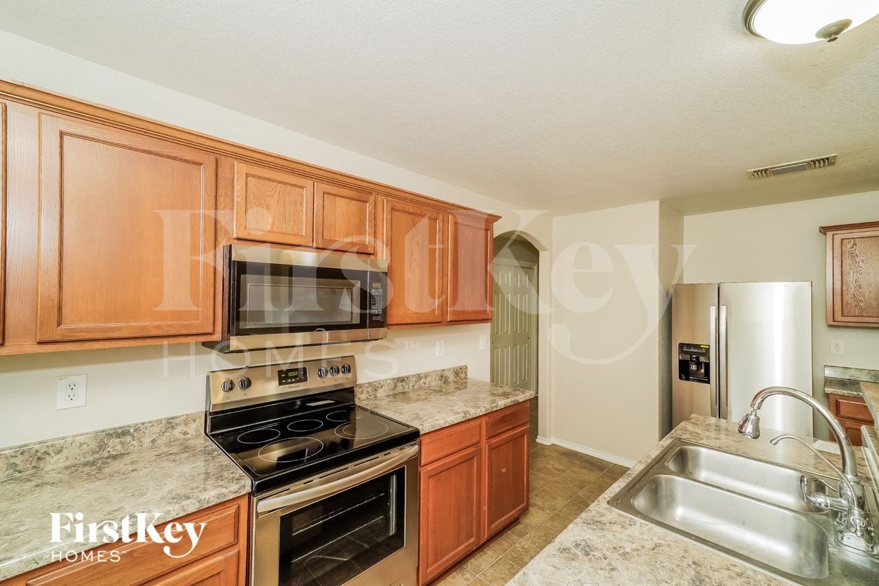 10115 Red Iron Crk - Photo 7 of 15