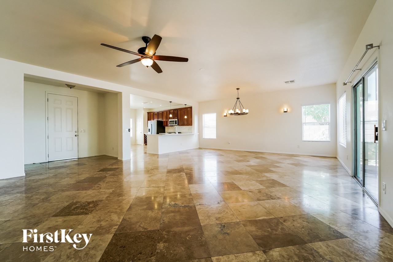 5508 W Red Racer Dr - Photo 3 of 15