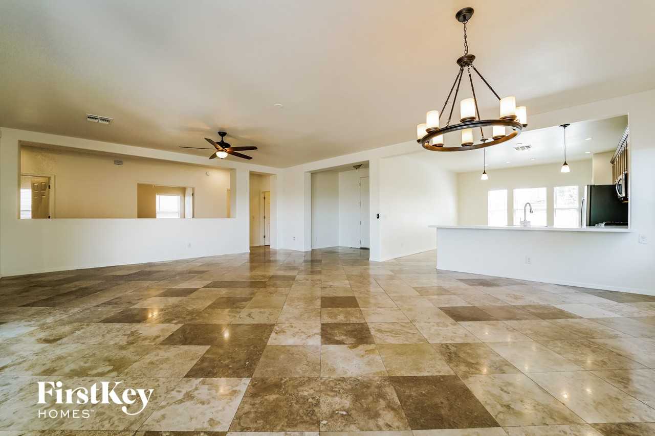 5508 W Red Racer Dr - Photo 4 of 15