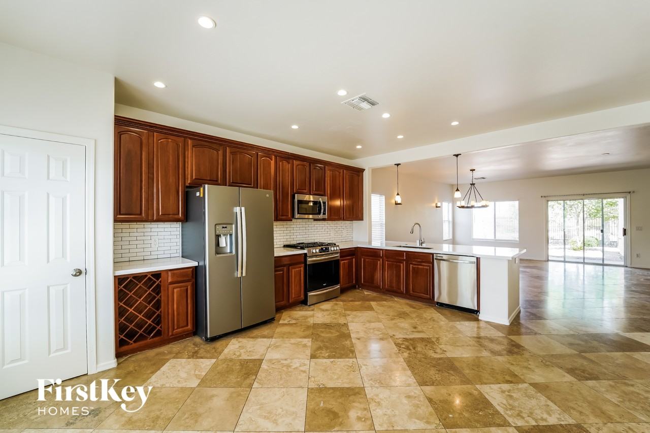 5508 W Red Racer Dr - Photo 7 of 15