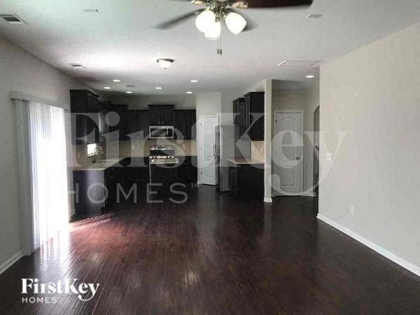 10729 Sapphire Trl - Photo 4 of 13