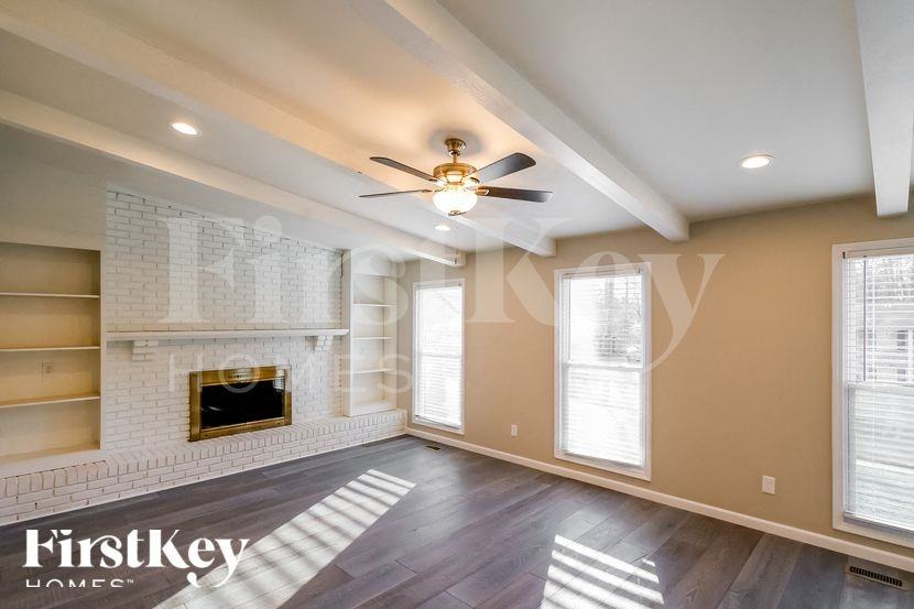 2067 Longmeadow Ln - Photo 3 of 15