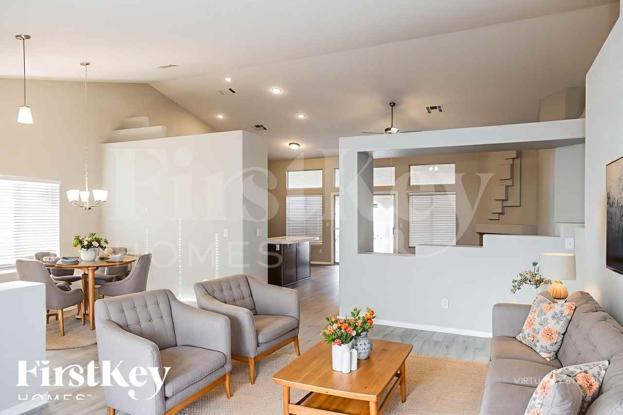 6270 Bruma Ave - Photo 5 of 18