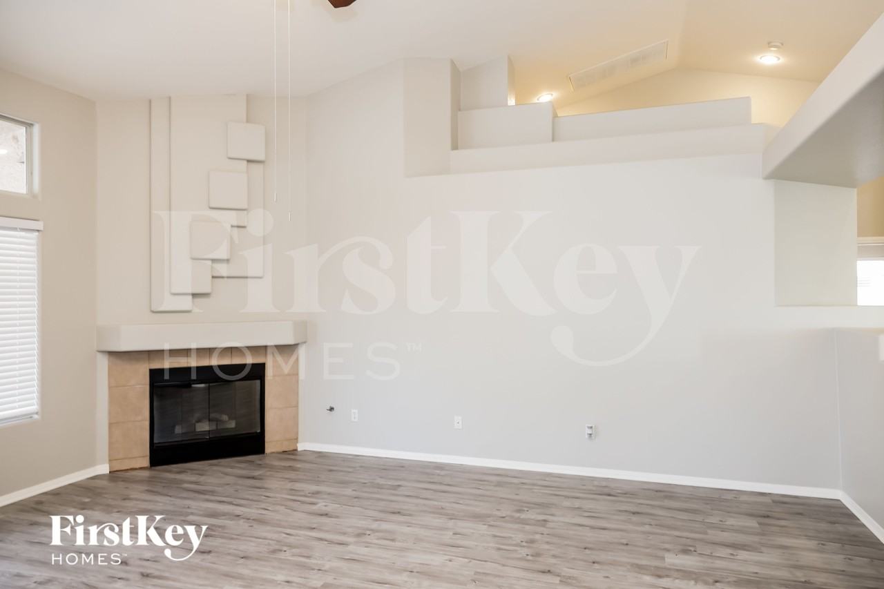 6270 Bruma Ave - Photo 6 of 18