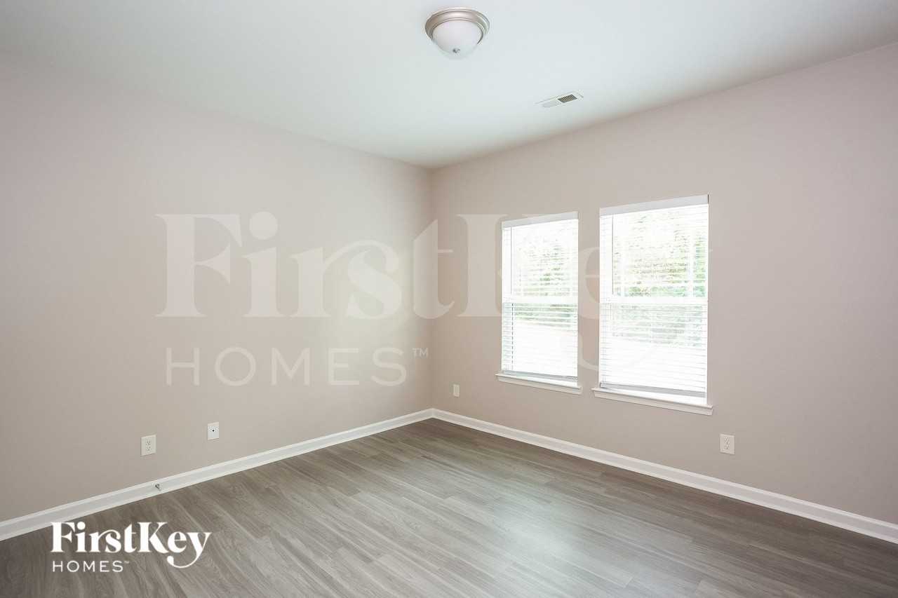 161 Princess Ave Sw - Photo 7 of 15