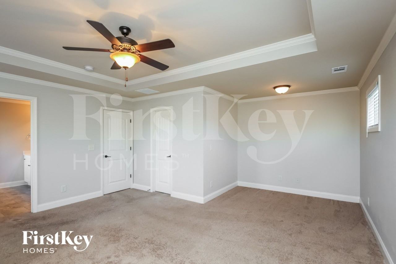 250 Porter Pl - Photo 7 of 15