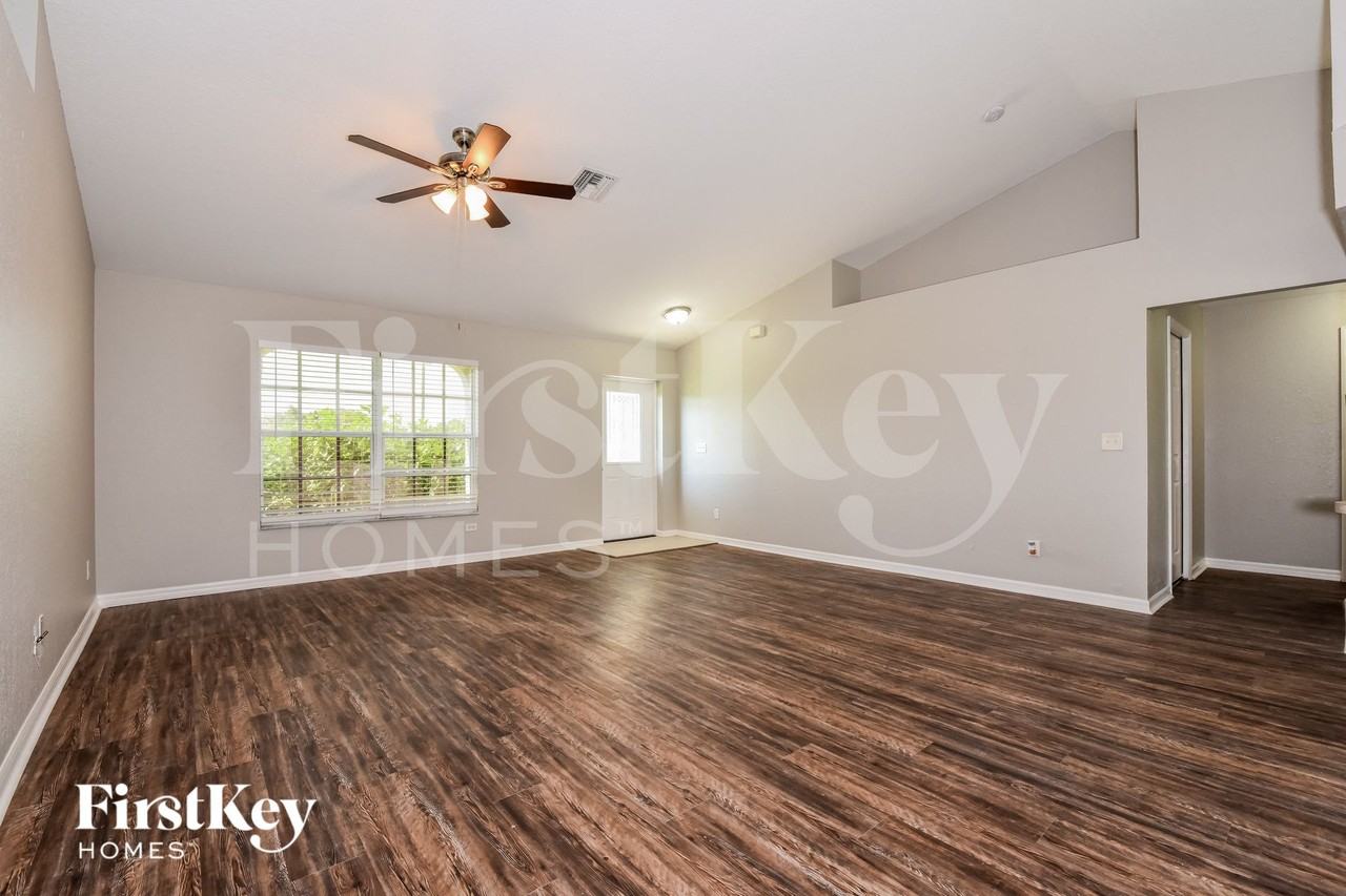 3619 Nw 41st Ln - Photo 2 of 15