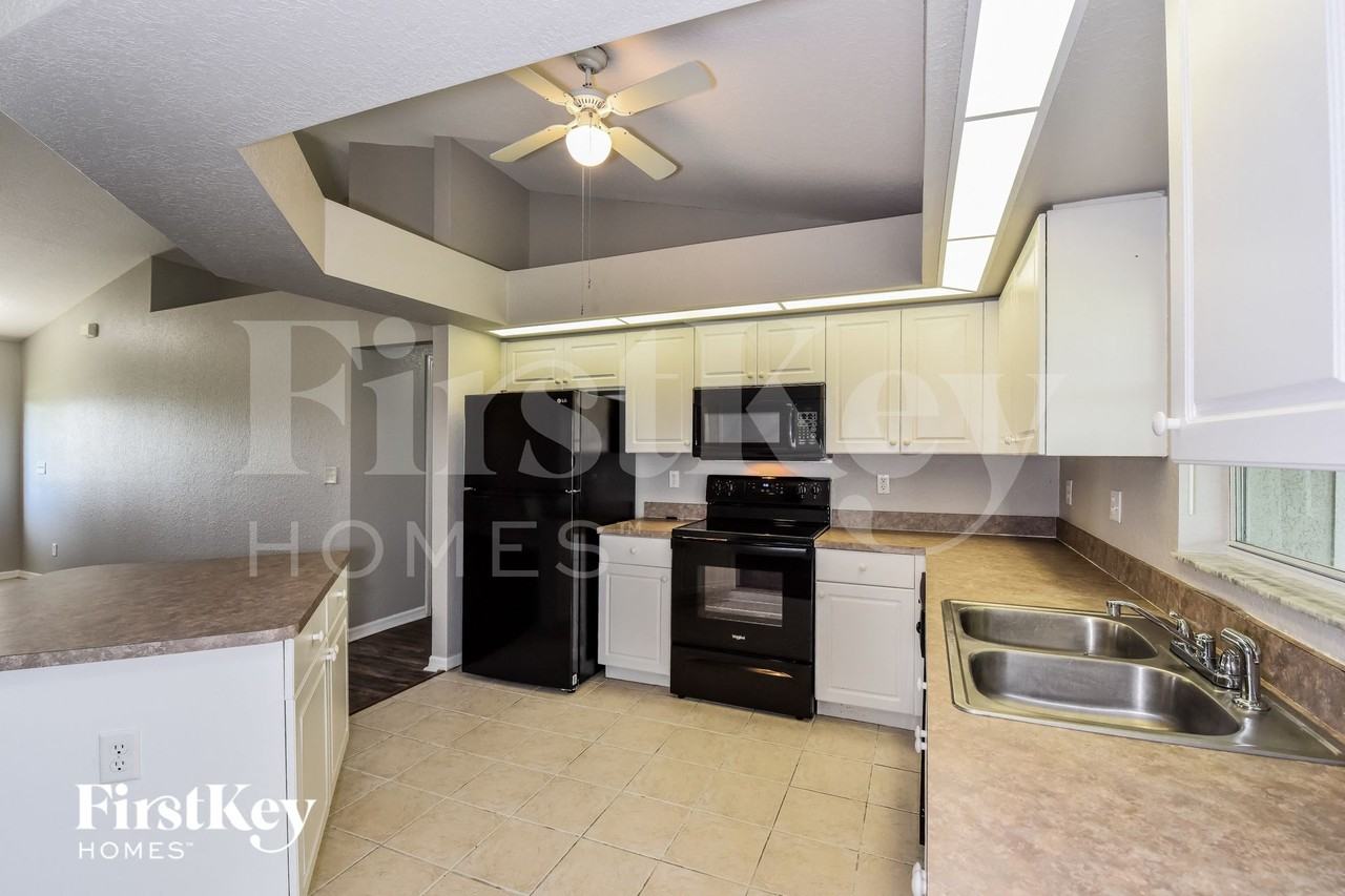 3619 Nw 41st Ln - Photo 6 of 15