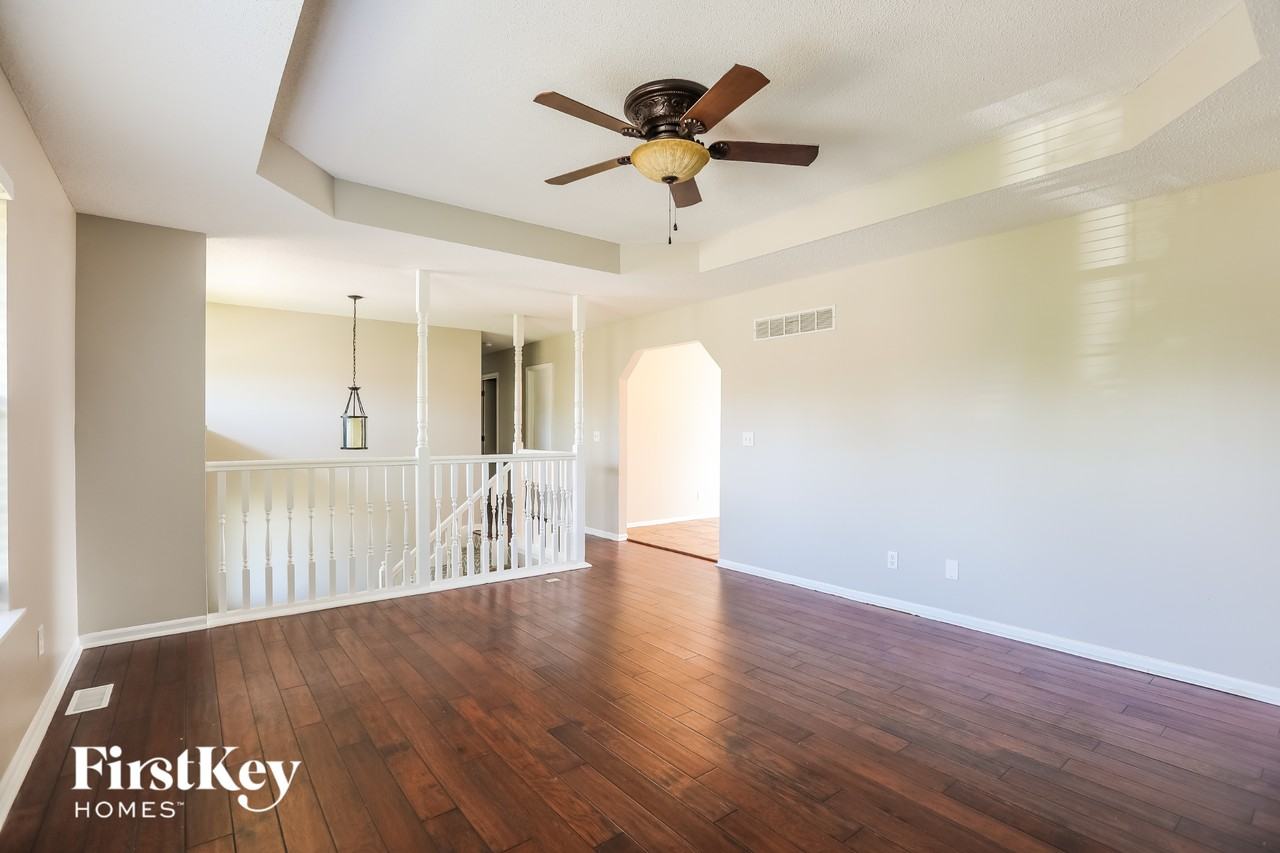 1109 Wiltshire Blvd - Photo 4 of 15