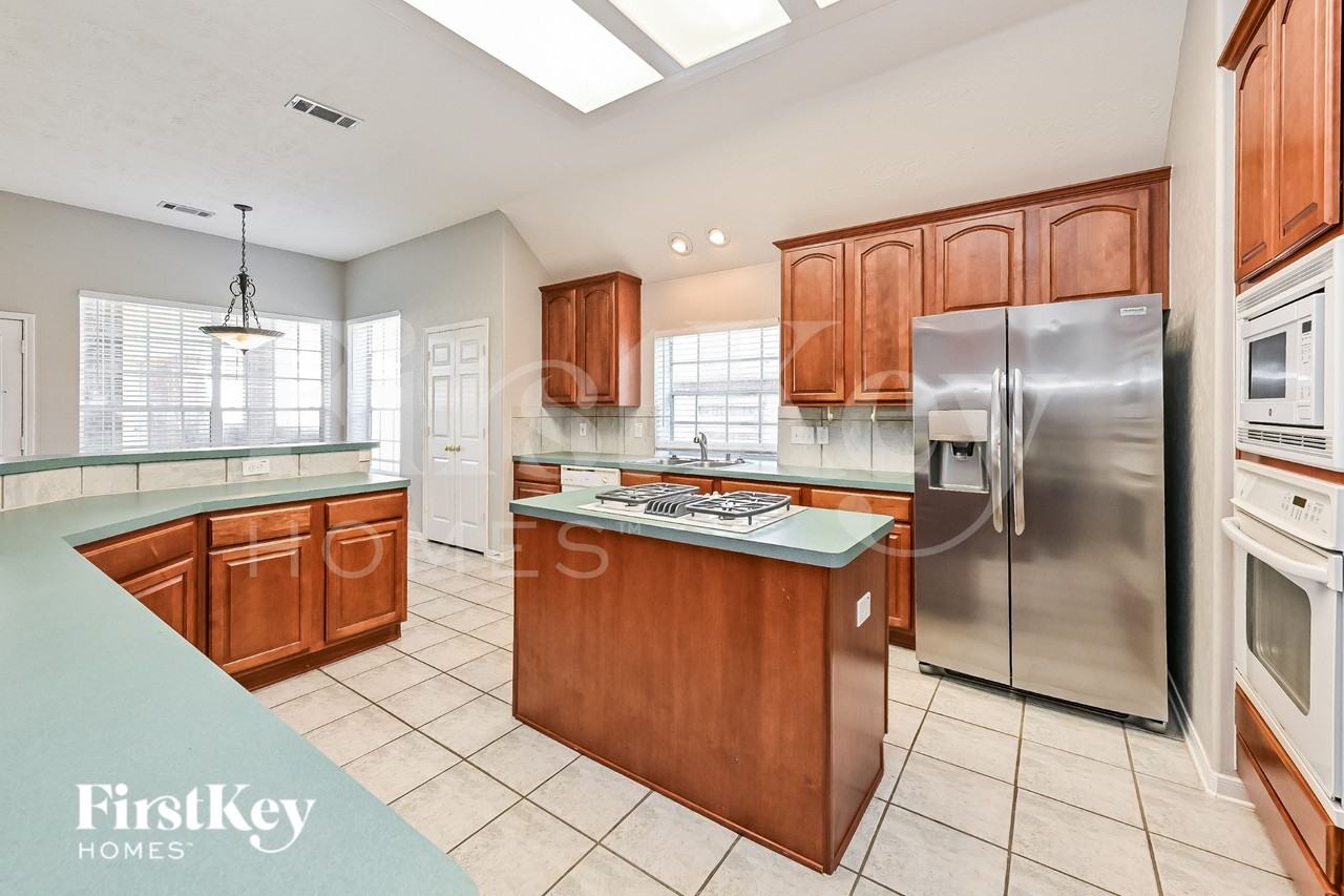 2870 Wimbledon Ln - Photo 7 of 16