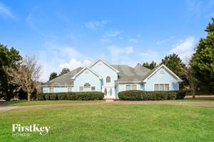 featured image of 1020 Forest Hills Dr Se