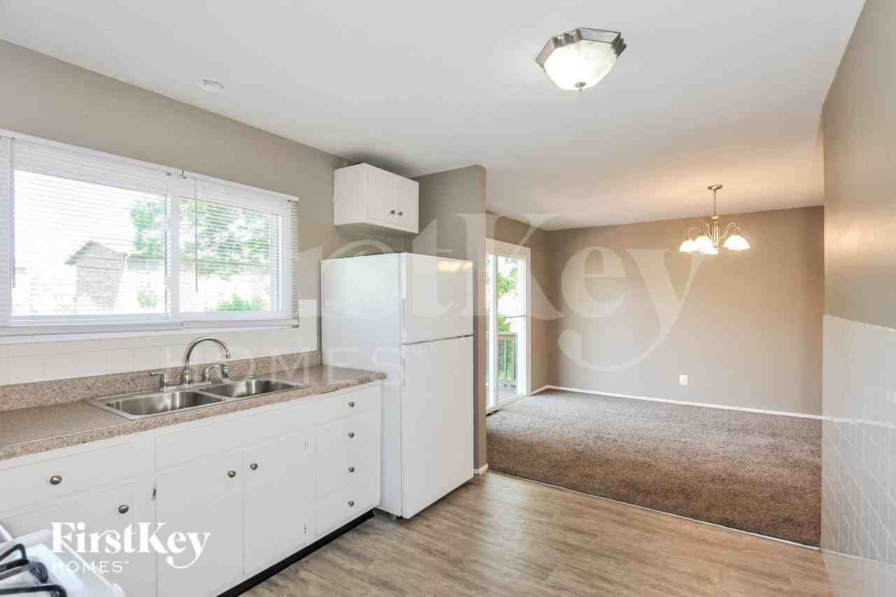 925 Chula Dr - Photo 5 of 15