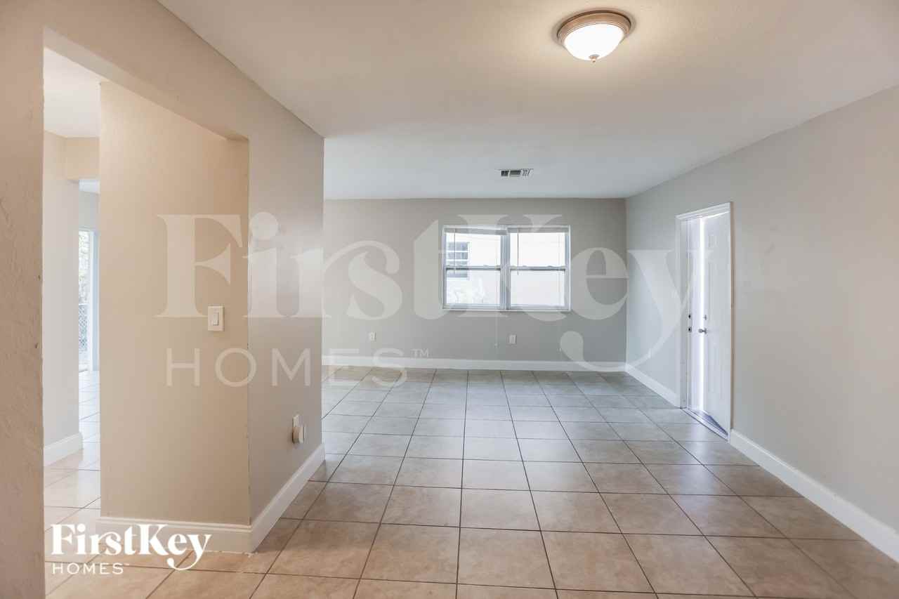 9231 Sw 204th Ter - Photo 6 of 15