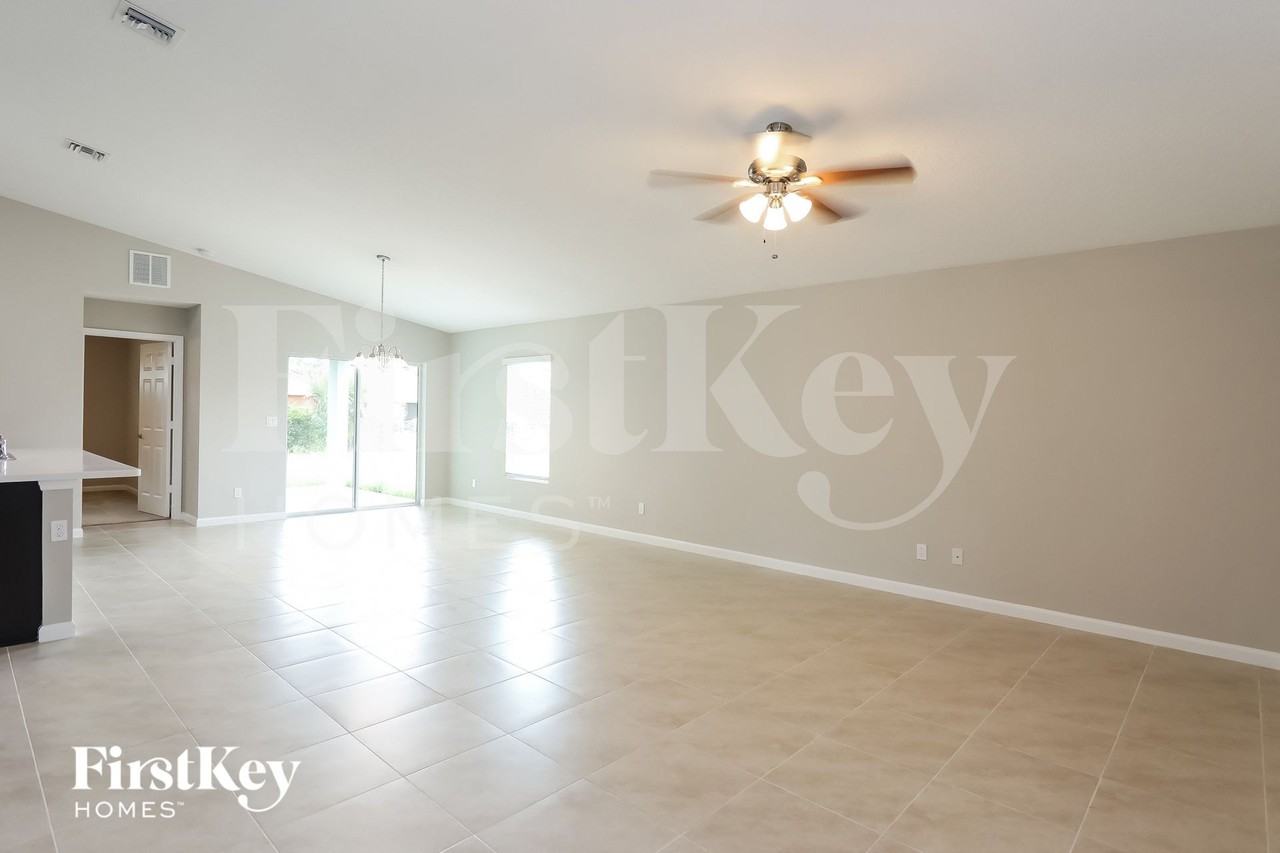 843 Sw Andrew Rd - Photo 3 of 15