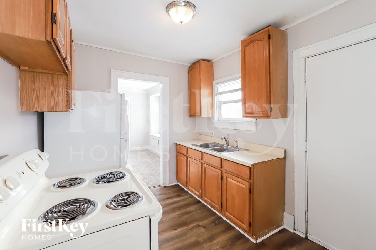 5004 Michigan Ave - Photo 7 of 16