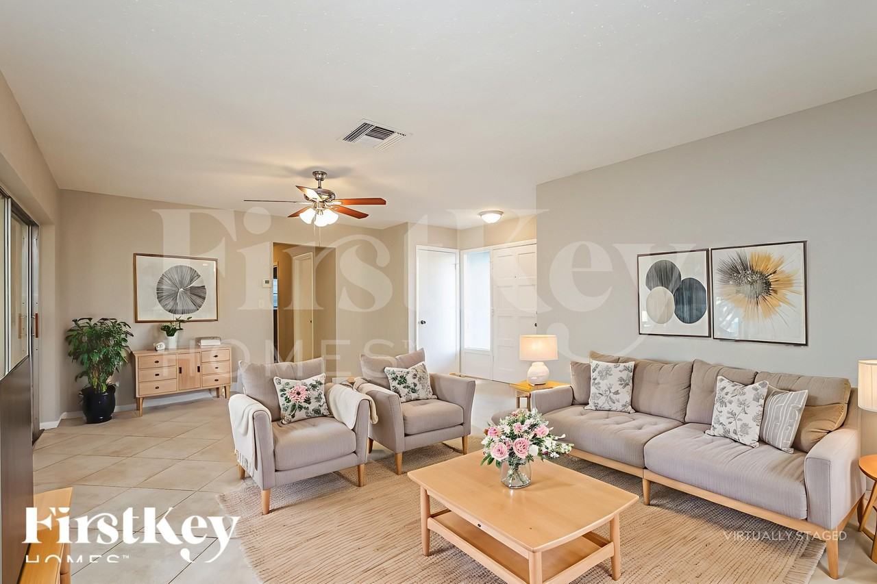 1802 Ridgecrest St - Photo 5 of 19