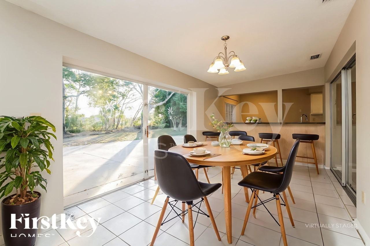 1802 Ridgecrest St - Photo 7 of 19