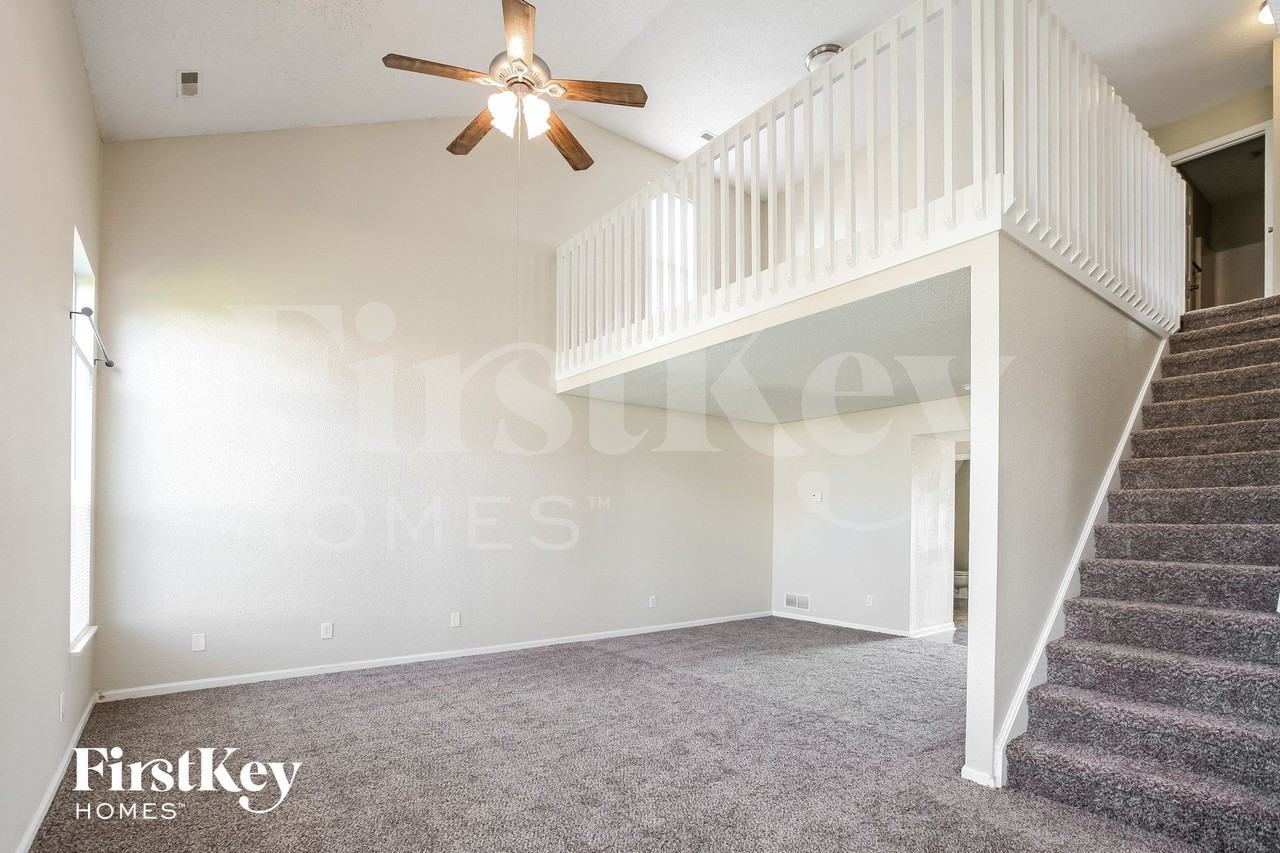 1412 Egret Ln - Photo 3 of 15