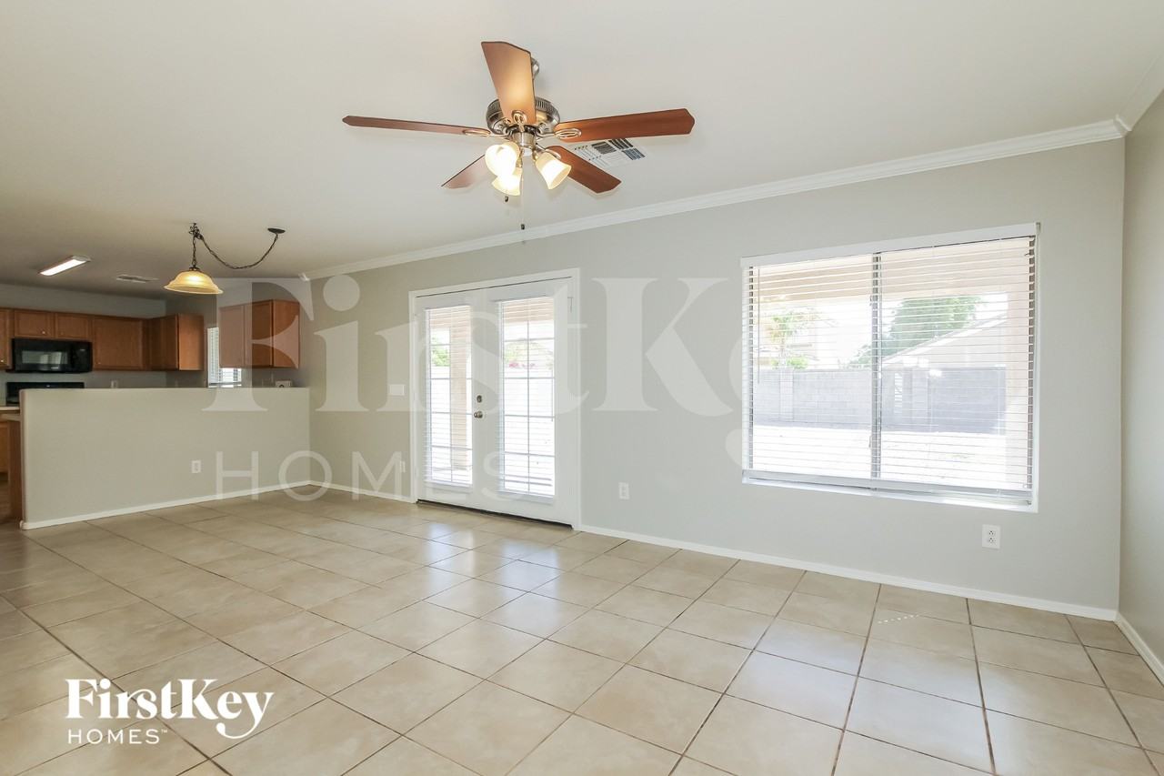 12521 W Ash St - Photo 3 of 18