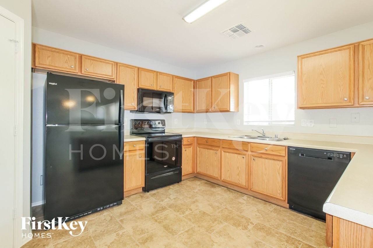 12521 W Ash St - Photo 6 of 18