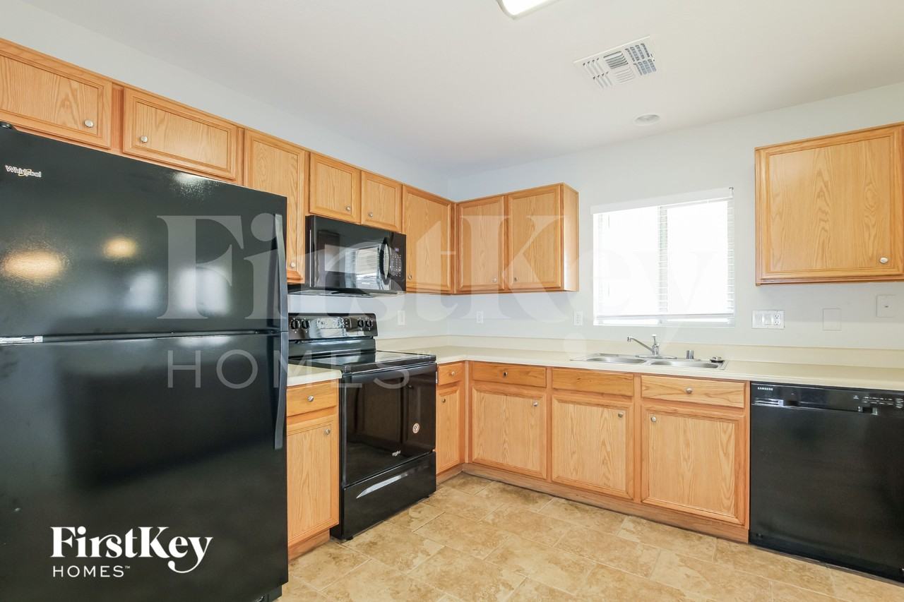 12521 W Ash St - Photo 7 of 18