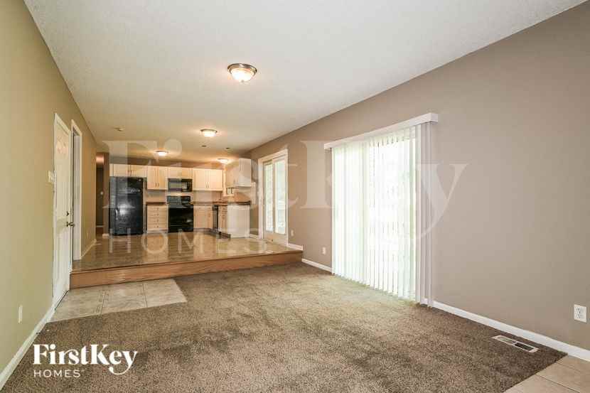 125 Lake Point Dr - Photo 5 of 16