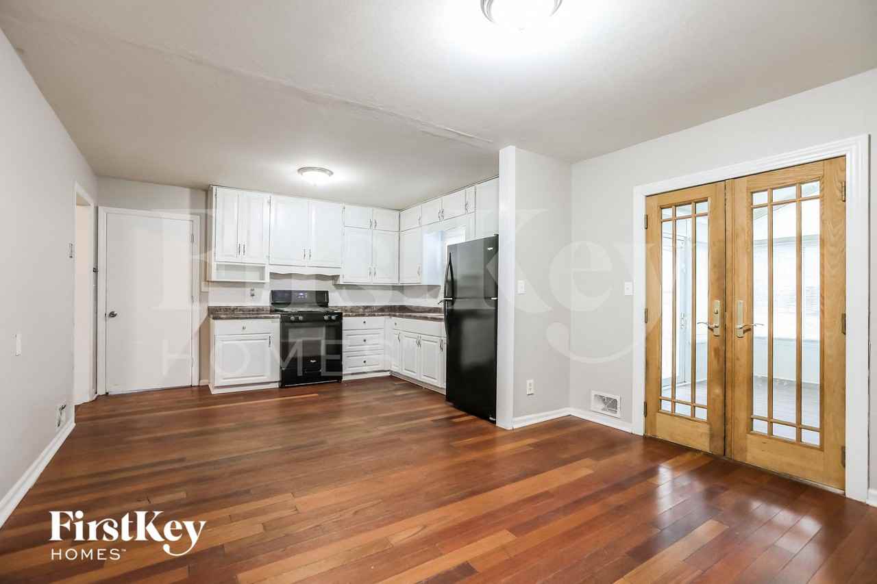 10508 E 33rd Ter S - Photo 5 of 15