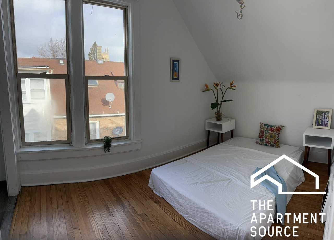 1820 N Kedvale Ave #2 - Photo 3 of 8