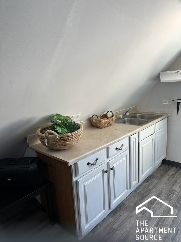 1820 N Kedvale Ave #2 - Photo 4 of 8