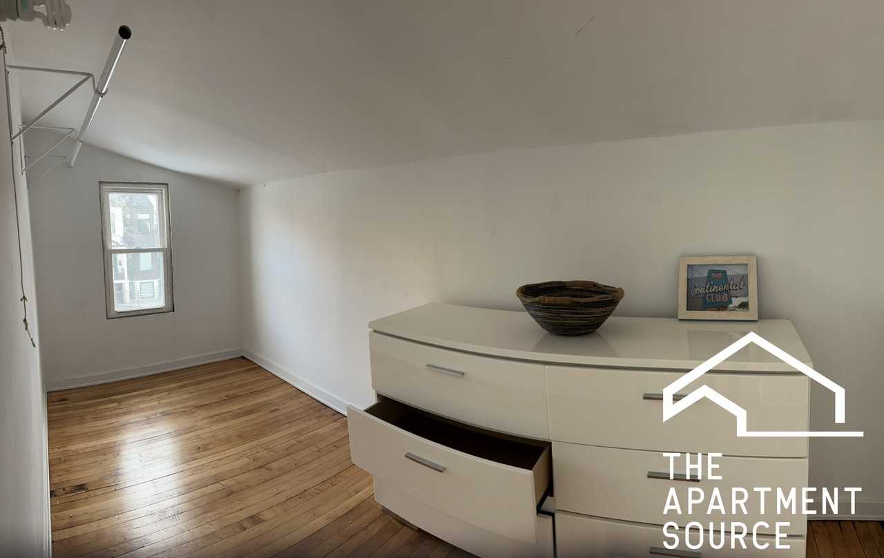 1820 N Kedvale Ave #2 - Photo 5 of 8