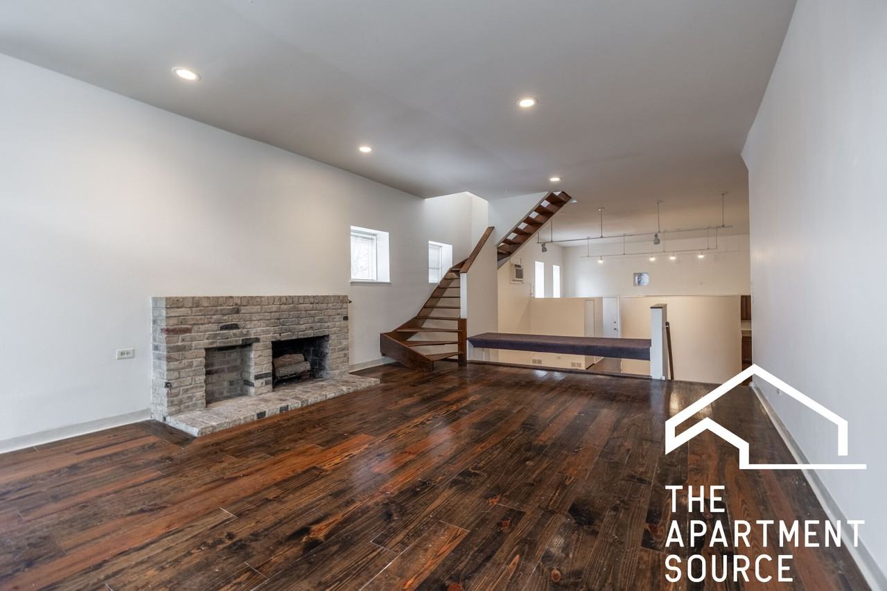 2059 N Clifton Ave #1 - Photo 3 of 33