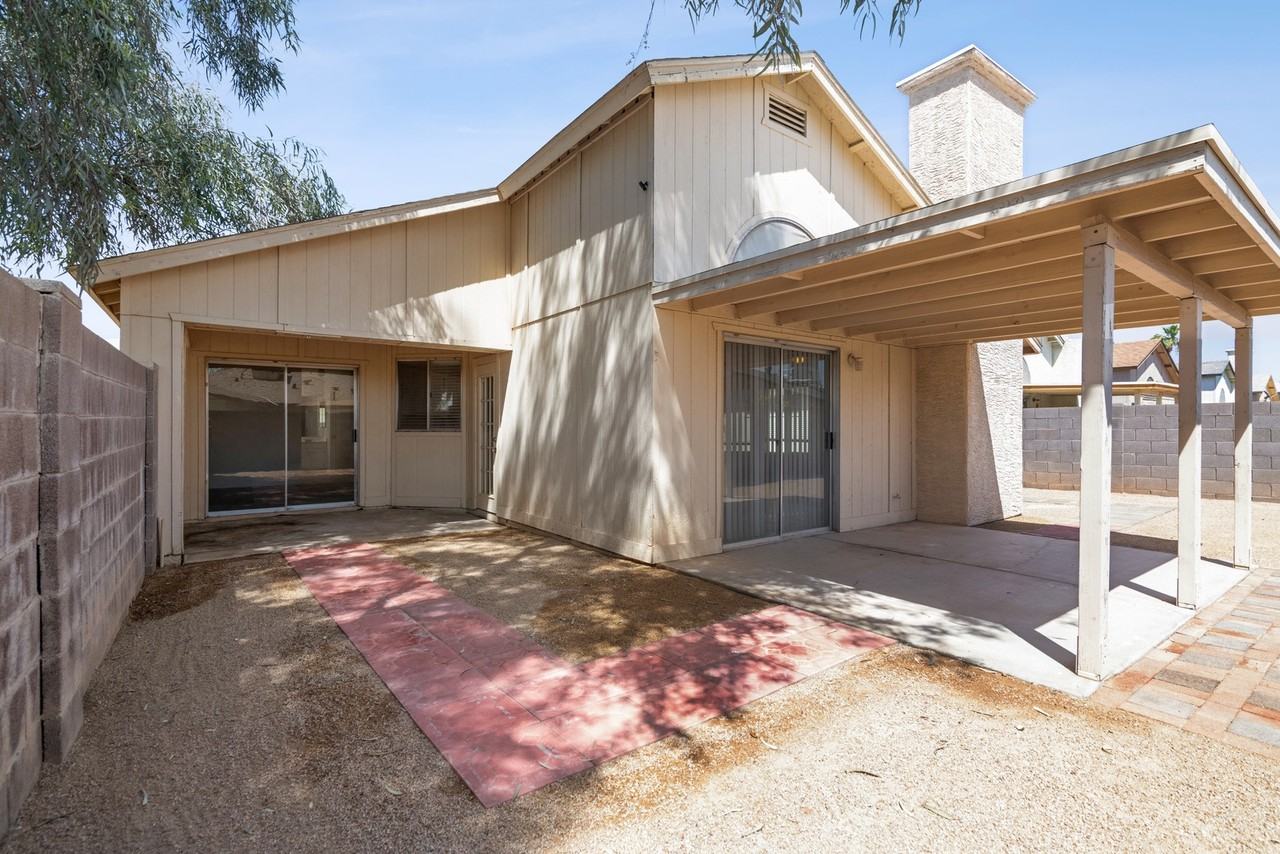 7455 W Greer Ave - Photo 2 of 25