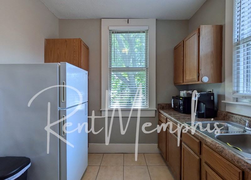 1911 Linden Ave #1R - Photo 4 of 8