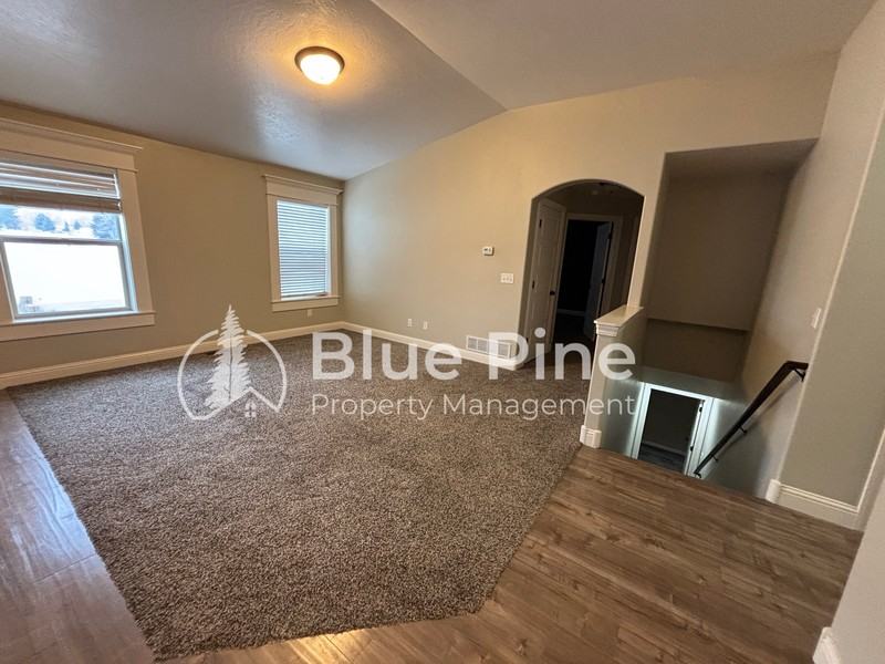 5181 Ryanne Way - Photo 2 of 23