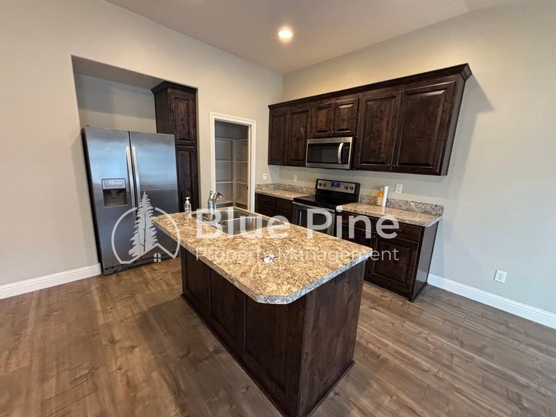 5181 Ryanne Way - Photo 3 of 23