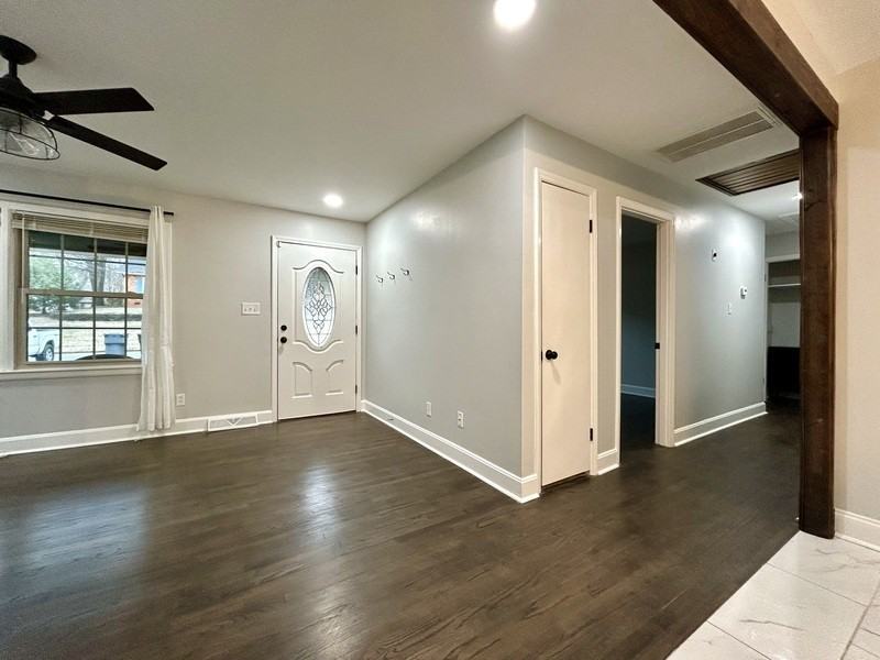 5922 Amity Pl - Photo 6 of 36