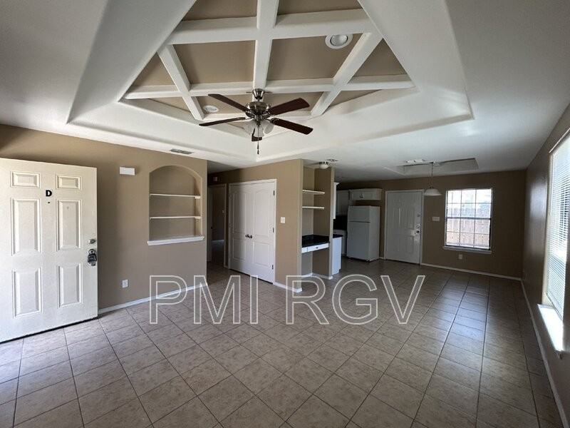200 W Amy Dr - Photo 3 of 17