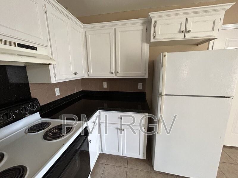 200 W Amy Dr - Photo 7 of 17