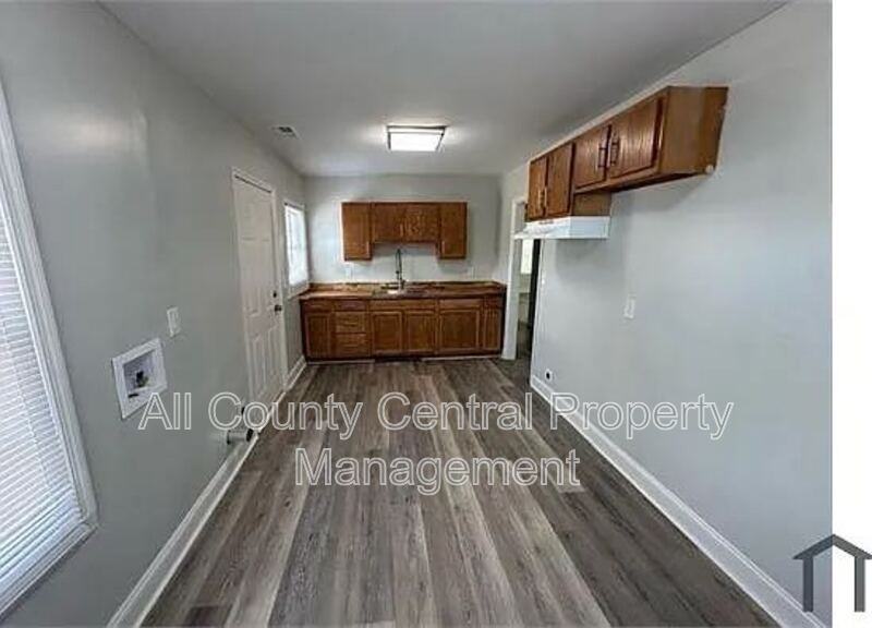 1601 Center St S - Photo 2 of 7