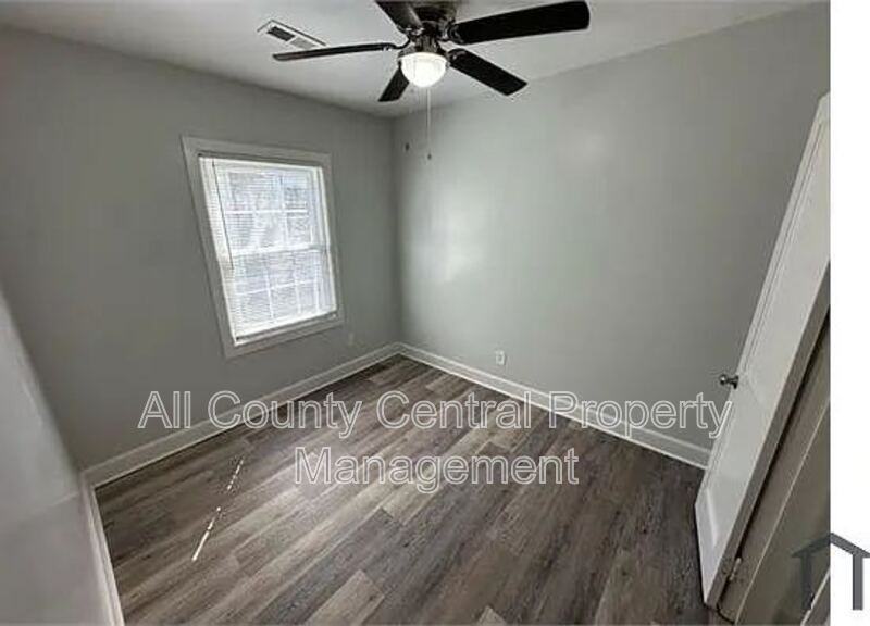 1601 Center St S - Photo 4 of 7