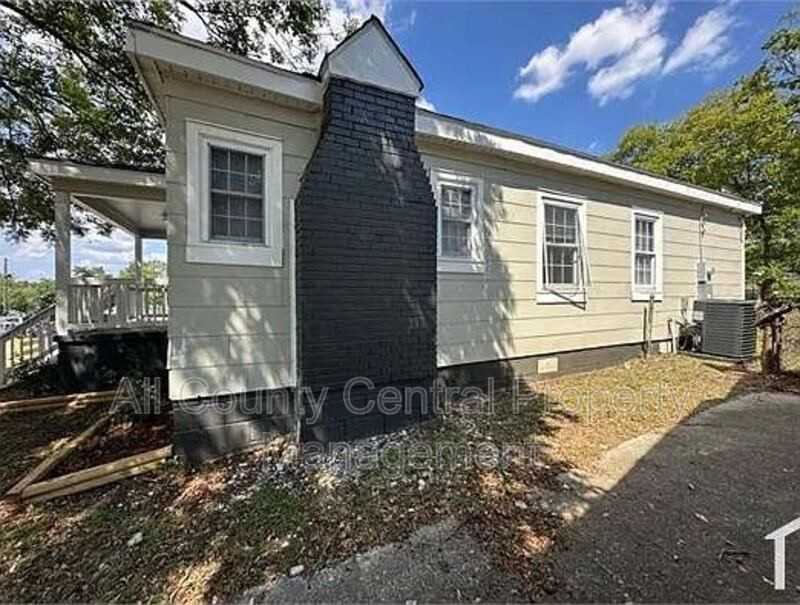 1601 Center St S - Photo 7 of 7