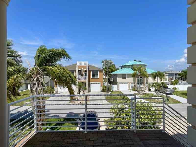 7436 Islander Ln - Photo 3 of 29