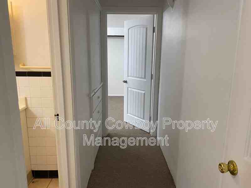 310 S 12th St #A - Photo 5 of 7