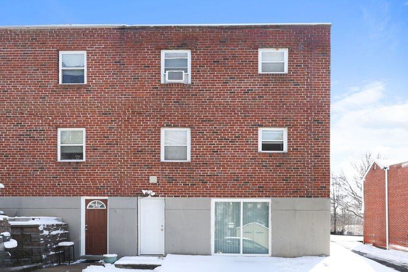 419 W Jefferson St - Photo 3 of 16