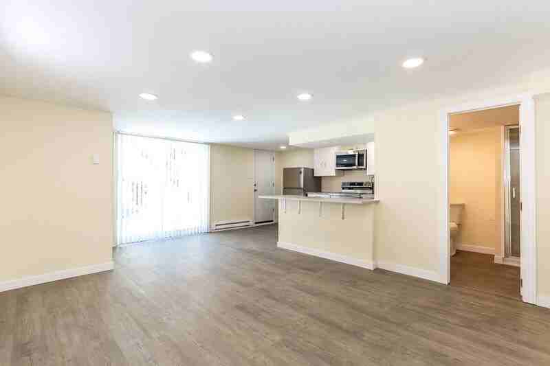 419 W Jefferson St - Photo 4 of 16