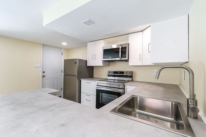 419 W Jefferson St - Photo 5 of 16