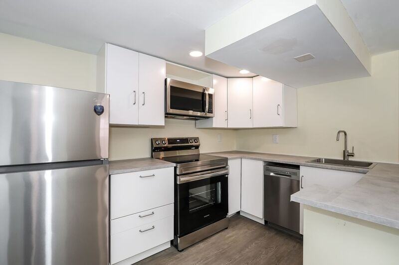 419 W Jefferson St - Photo 6 of 16