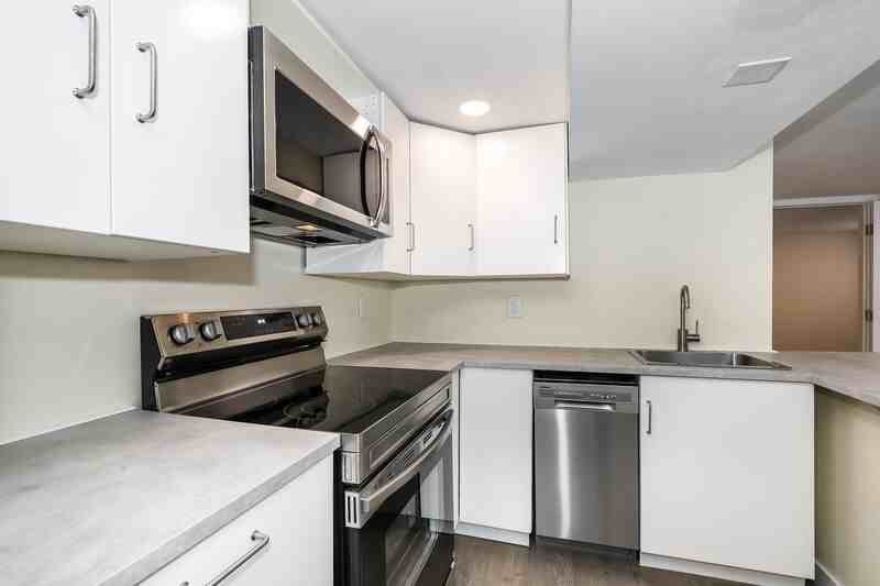 419 W Jefferson St - Photo 7 of 16