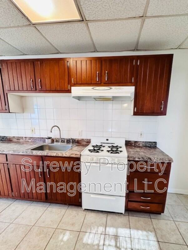 270 W 2nd St #1 - Photo 5 of 15