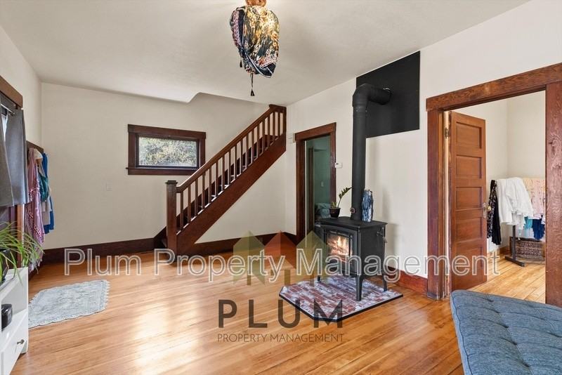 208 Cedar St - Photo 2 of 29